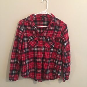 🌹FOREVER21 red and black long sleeved flannel!!